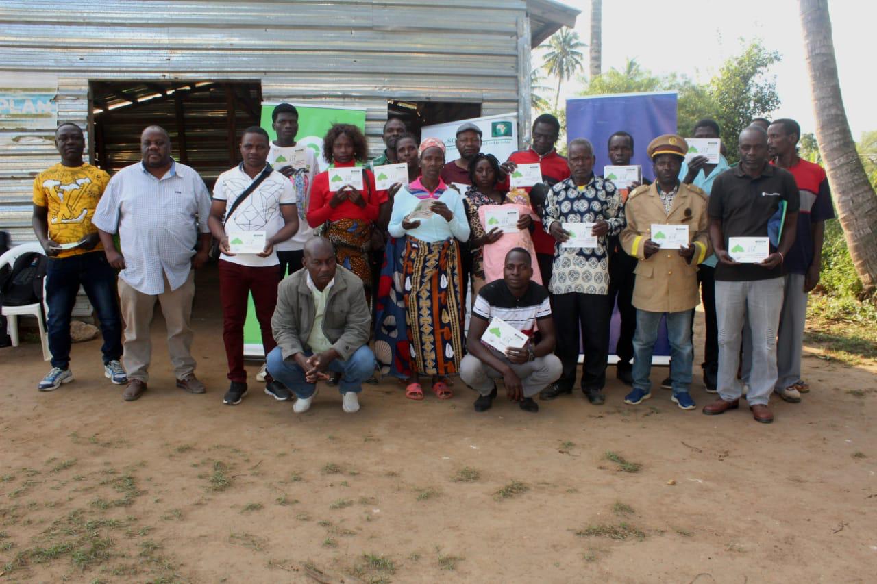 Assinatura dos contratos dos pequenos fundos no ambito Peacebuilding